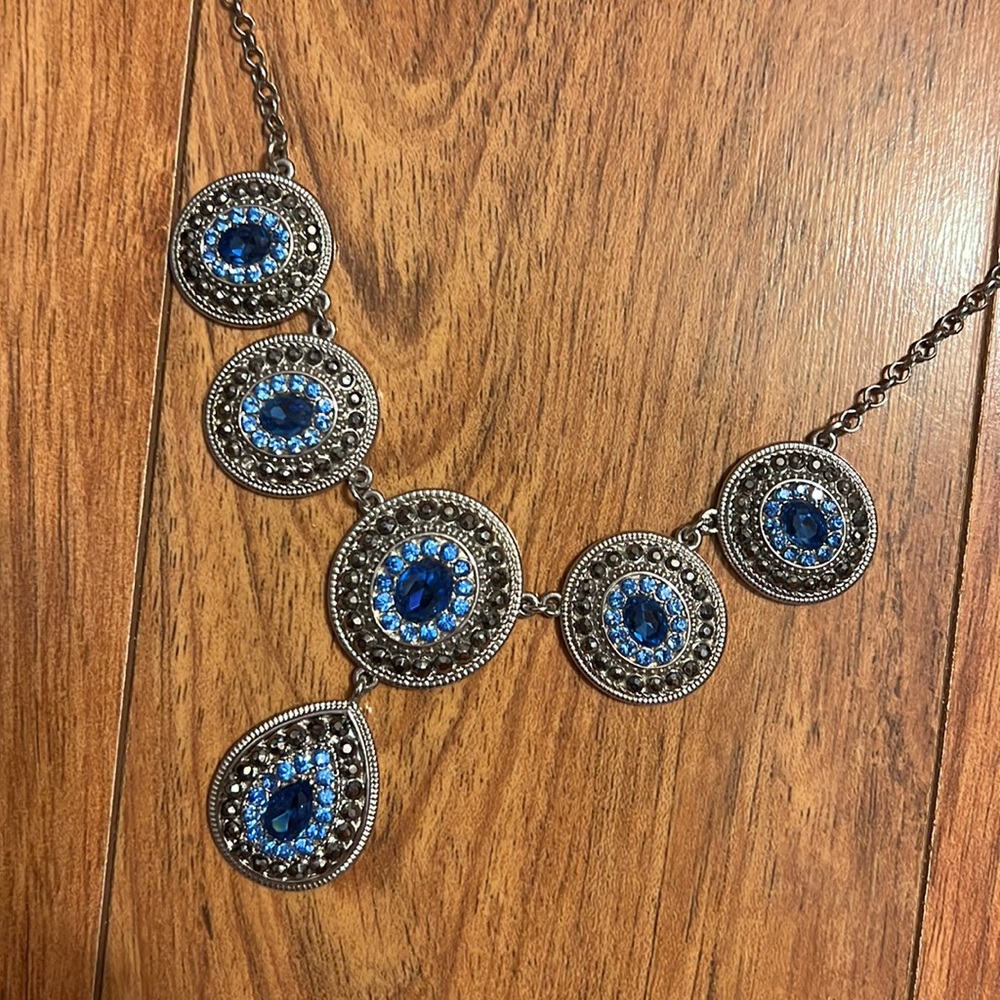 Statement Necklace - Picture 3 of 3